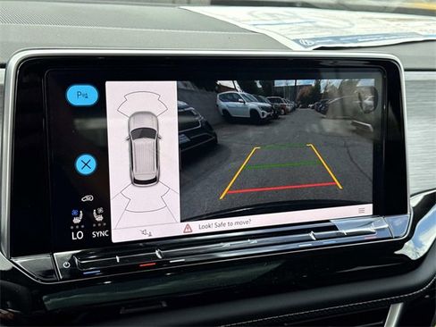 New 2026 Volkswagen Atlas Cross Sport SE image 27