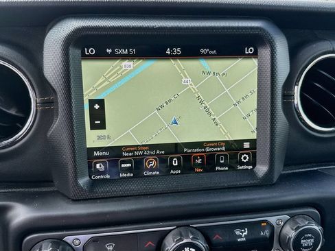 Used 2022 Jeep Wrangler Unlimited Sahara AWD/4WD image 14