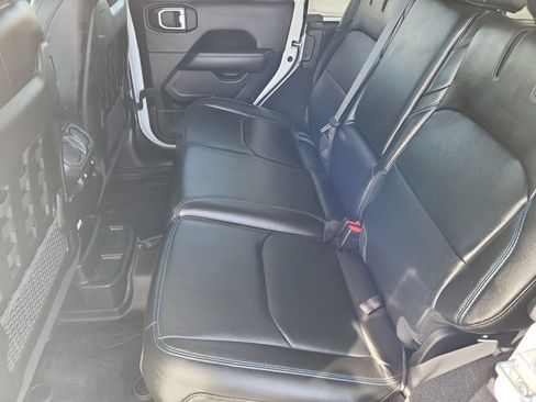 Used 2023 Jeep Wrangler Unlimited Rubicon 4xe w/ Steel Bumper Group image 9