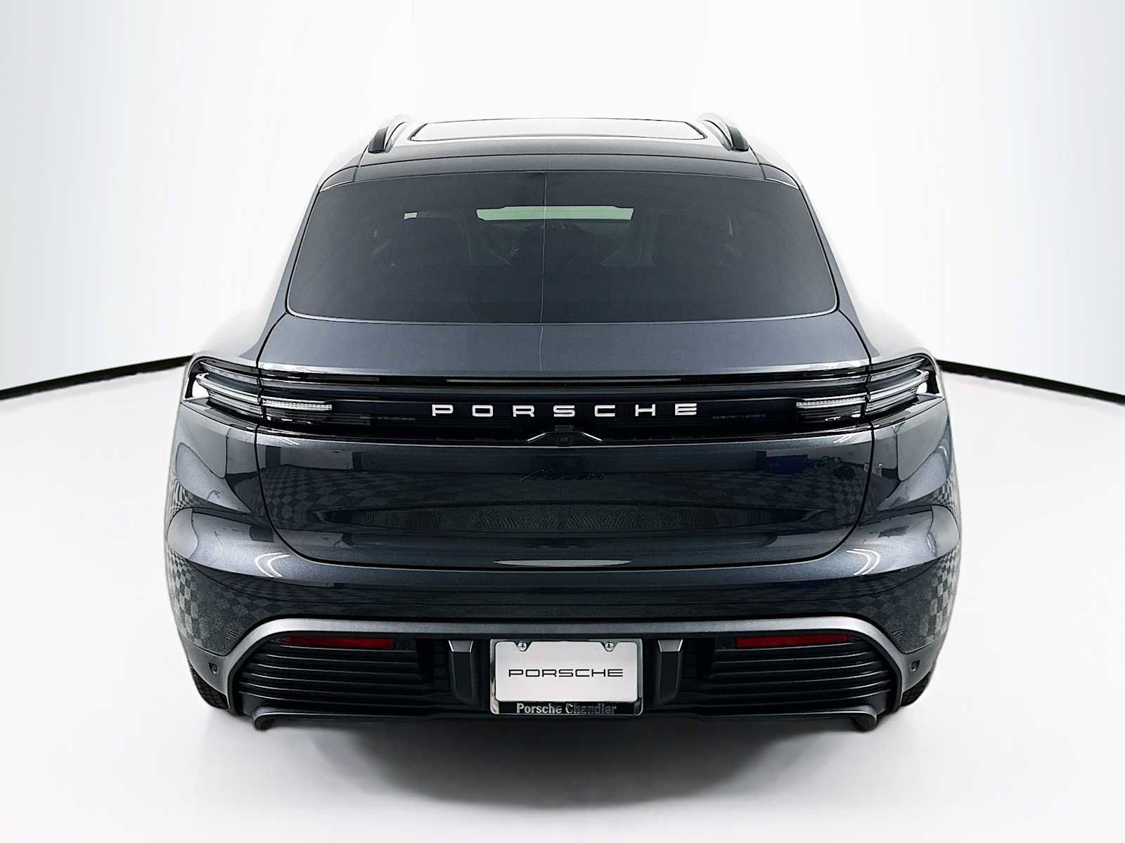 Used 2026 Porsche Macan Electric RWD image 10