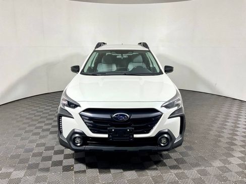 Used 2023 Subaru Outback Premium AWD/4WD image 9