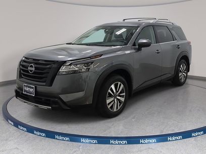 Used 2023 Nissan Pathfinder SL w/ Black Appearance Package
