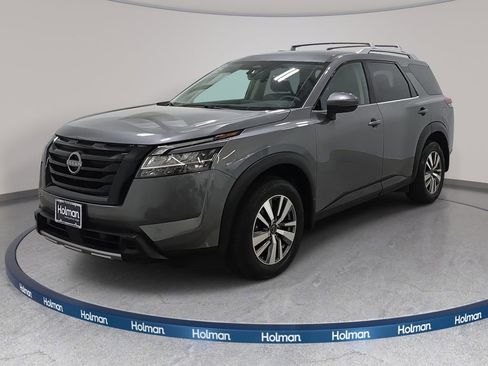 Used 2023 Nissan Pathfinder SL w/ Black Appearance Package AWD/4WD image 1