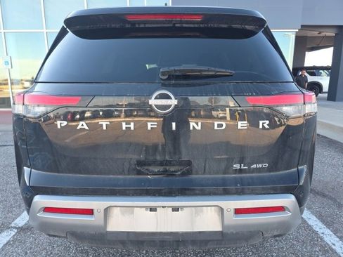 Certified 2025 Nissan Pathfinder SL image 4