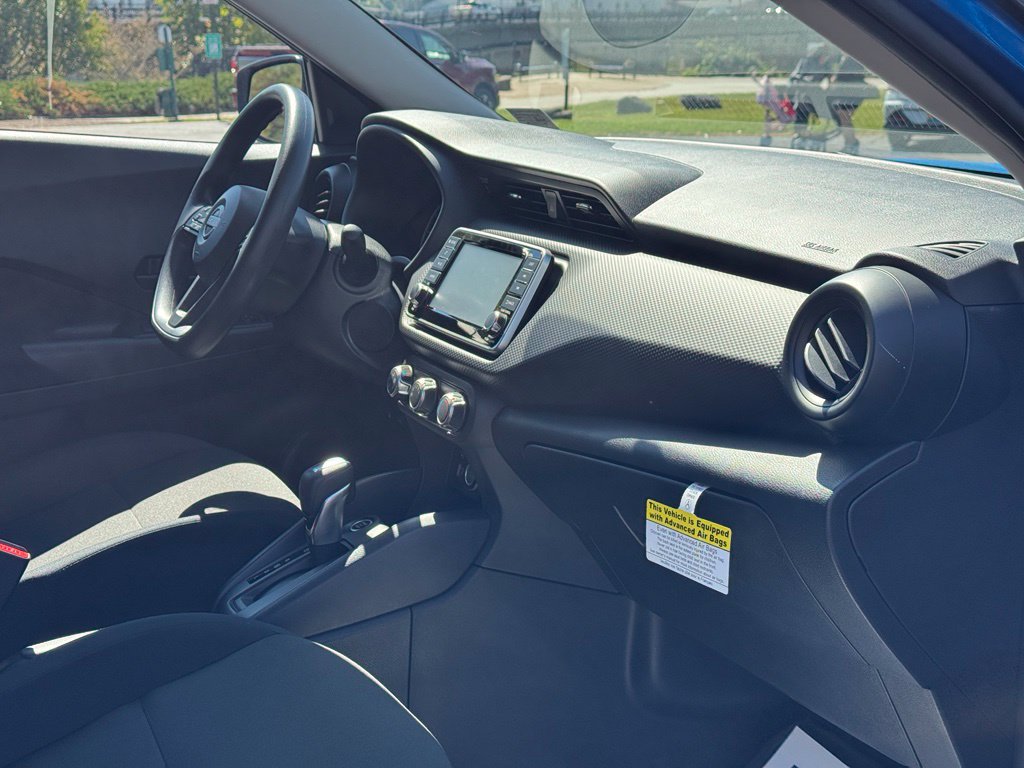 Certified 2025 Nissan Kicks Play S FWD image 11