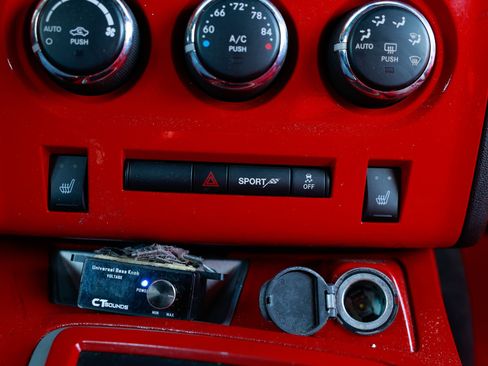 Used 2014 Dodge Challenger R/T image 30