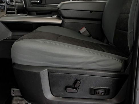 Used 2018 RAM 1500 Big Horn AWD/4WD image 29