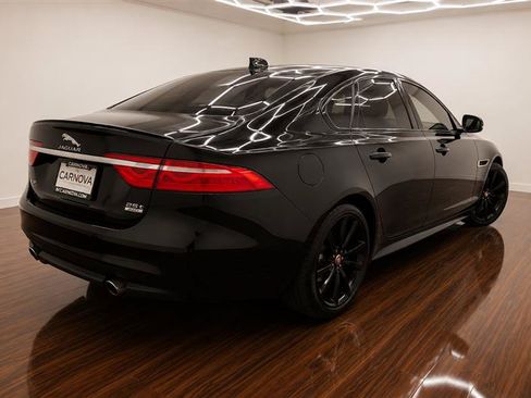 Used 2018 Jaguar XF R-Sport AWD/4WD image 7