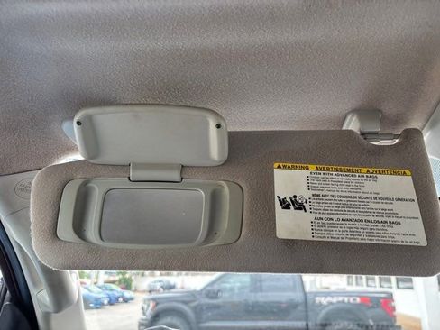 Used 2010 Toyota Tundra 4x4 CrewMax image 35
