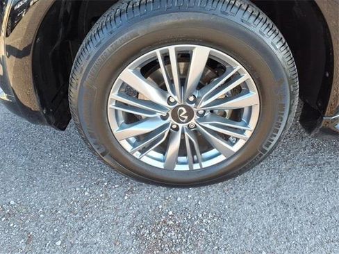 Used 2022 INFINITI QX80 Luxe w/ Cargo Package image 9