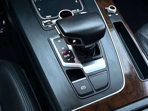 Used 2018 Audi Q5 2.0T Premium Plus w/ Premium Plus Package image 19