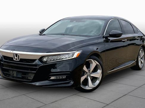 Used 2018 Honda Accord Touring image 1