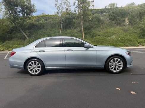 Used 2017 Mercedes-Benz E 300 image 6