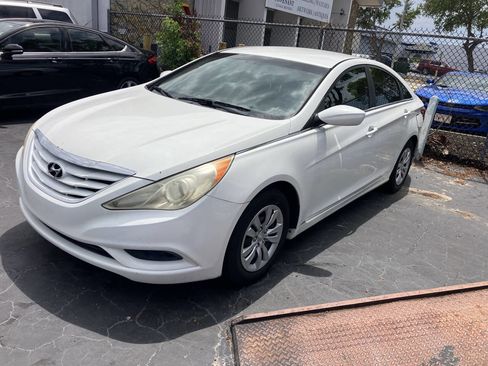 Used 2011 Hyundai Sonata GLS FWD image 5