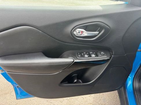 Used 2020 Jeep Cherokee Latitude Plus image 20