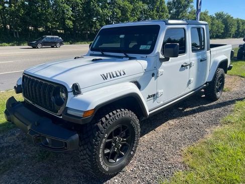 Used 2024 Jeep Gladiator Sport AWD/4WD image 30