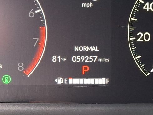 Used 2024 Honda Pilot TrailSport image 19
