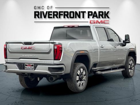 New 2026 GMC Sierra 2500 Denali w/ Denali Reserve Package image 3