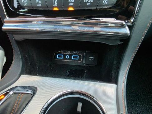 Used 2019 Jeep Grand Cherokee Summit AWD/4WD image 22