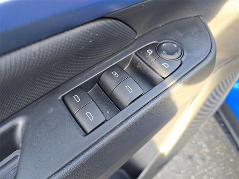 New 2026 Chevrolet Equinox EV LT image 18