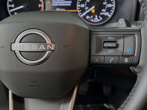 Used 2025 Nissan Rogue SV FWD image 16