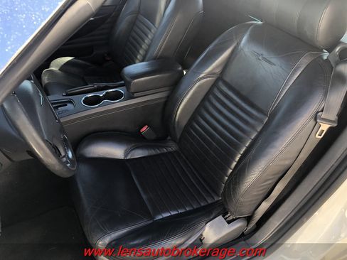 Used 2002 Ford Thunderbird Deluxe image 12
