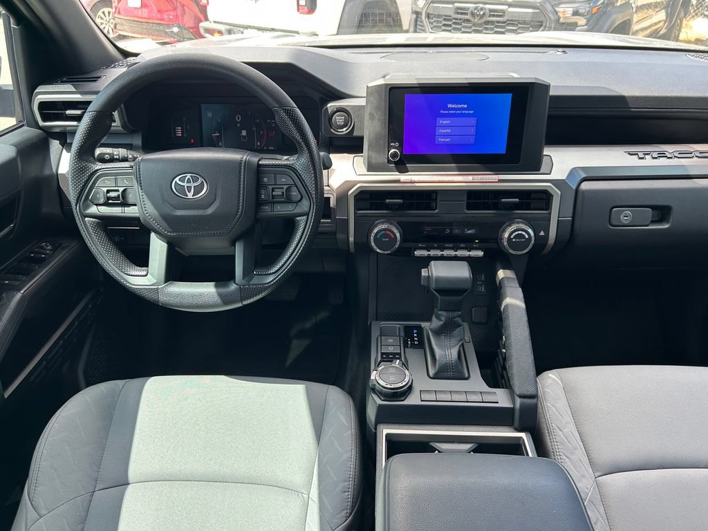 Certified 2025 Toyota Tacoma SR5 AWD/4WD image 17