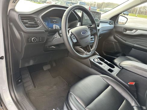 Used 2025 Ford Escape Platinum image 20