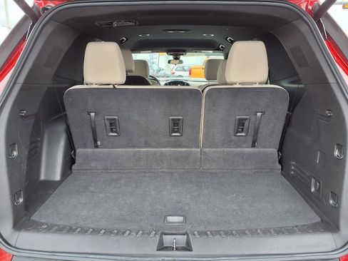 Used 2023 Chevrolet Traverse LT FWD image 9