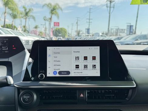 Used 2025 Toyota Prius XLE image 23