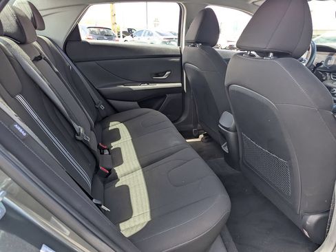 Used 2025 Hyundai Elantra SEL FWD image 31