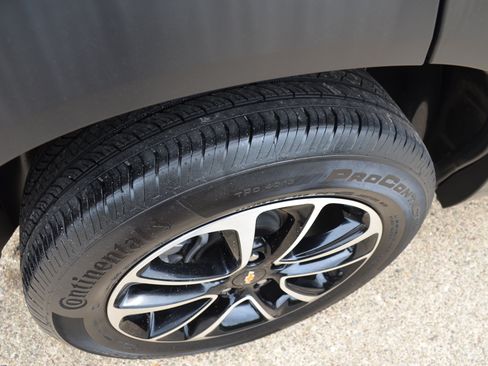 Used 2025 Chevrolet TrailBlazer LT AWD/4WD image 18