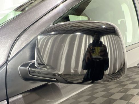 Used 2019 Dodge Journey SE w/ Blacktop Package image 12