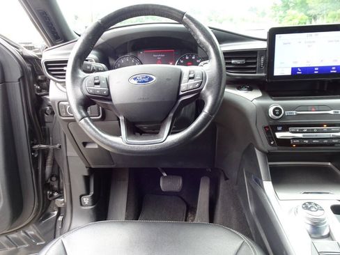 Used 2020 Ford Explorer XLT w/ Equipment Group 202A AWD/4WD image 20