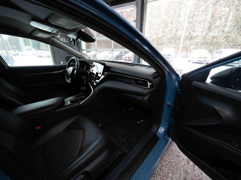 Used 2024 Toyota Camry SE image 25