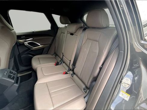 Used 2025 Audi Q5 Premium Plus AWD/4WD image 28