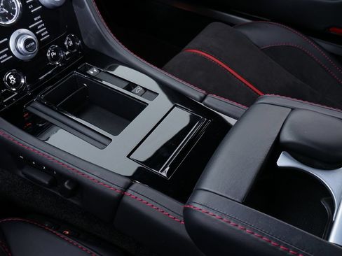 Used 2015 Aston Martin V12 Vantage S RWD image 27