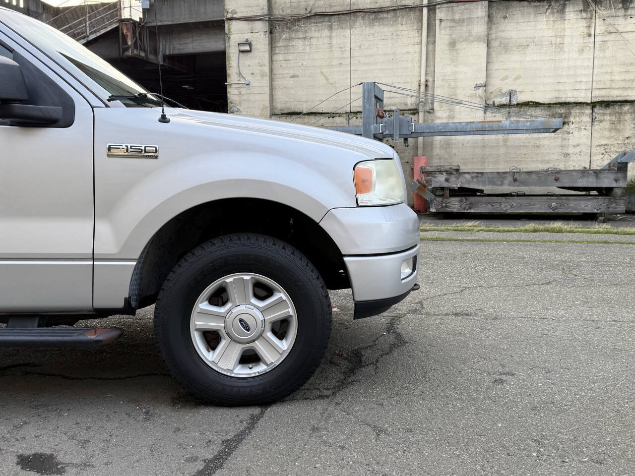Used 2005 Ford F150 STX AWD/4WD image 24