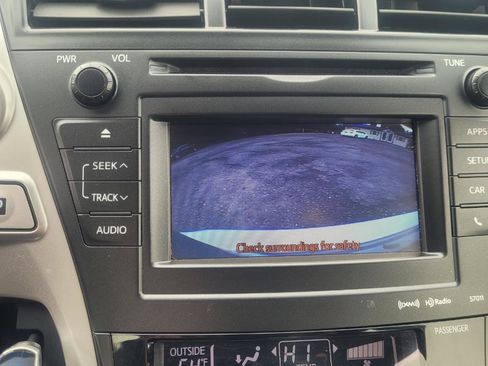 Used 2014 Toyota Prius V Three FWD image 18