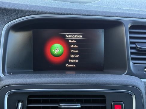 Used 2017 Volvo S60 T5 Inscription image 36