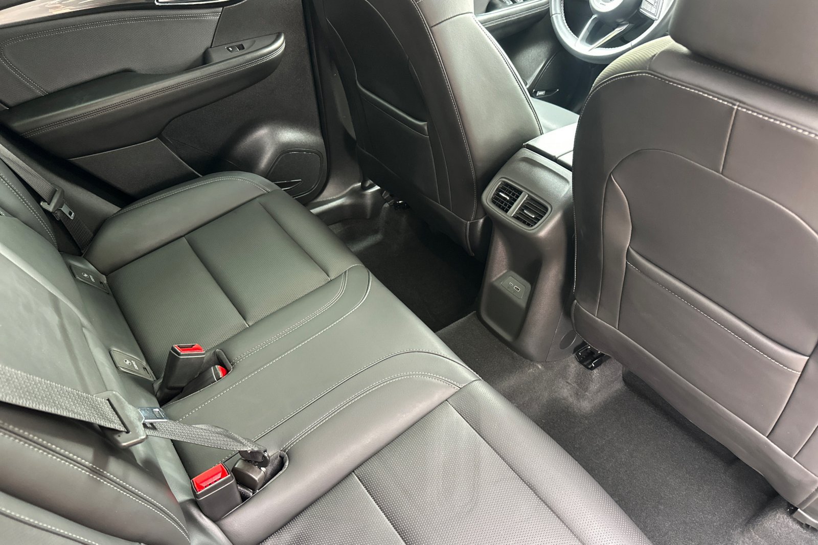 Used 2024 Buick Envision Preferred AWD/4WD image 18