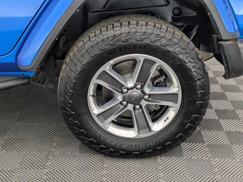 Used 2023 Jeep Wrangler Unlimited Sahara AWD/4WD image 13