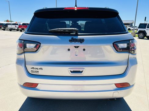 Used 2022 Jeep Compass High Altitude AWD/4WD image 38
