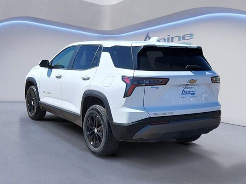 Used 2025 Chevrolet Equinox LT image 3