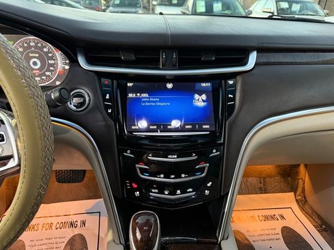 Used 2013 Cadillac XTS Premium image 19