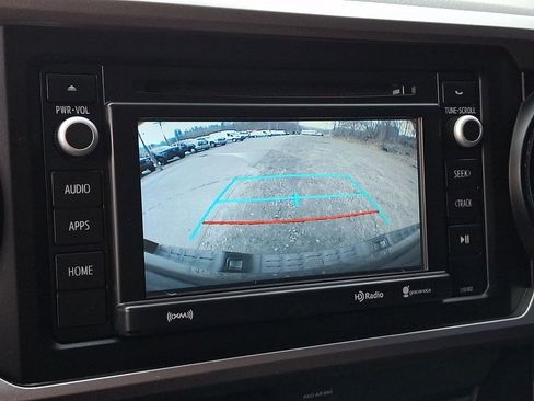 Used 2018 Toyota Tacoma SR5 image 18