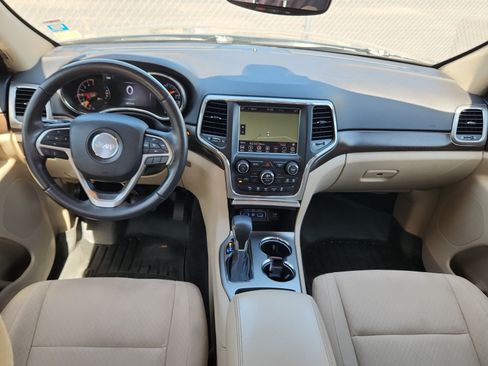 Used 2018 Jeep Grand Cherokee Laredo AWD/4WD image 20