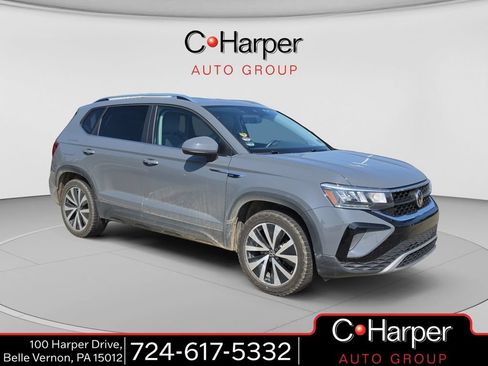 Used 2022 Volkswagen Taos SE AWD/4WD image 1