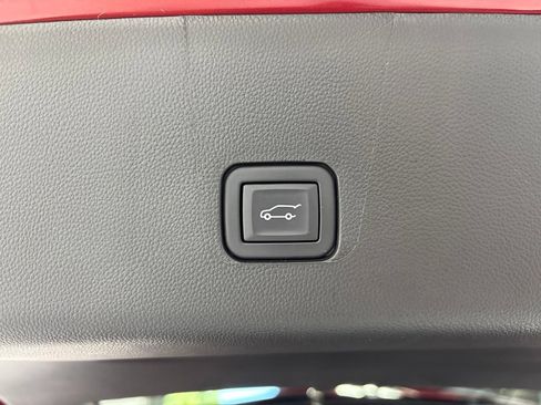 Used 2023 Chevrolet Traverse LT AWD/4WD image 60