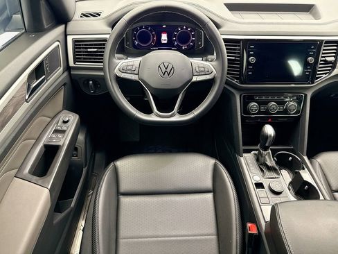 Certified 2023 Volkswagen Atlas Cross Sport SE w/ Black Wheel Package image 10